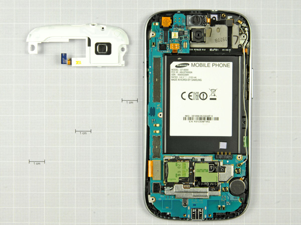 Как разобрать телефон Samsung Galaxy S III (11)