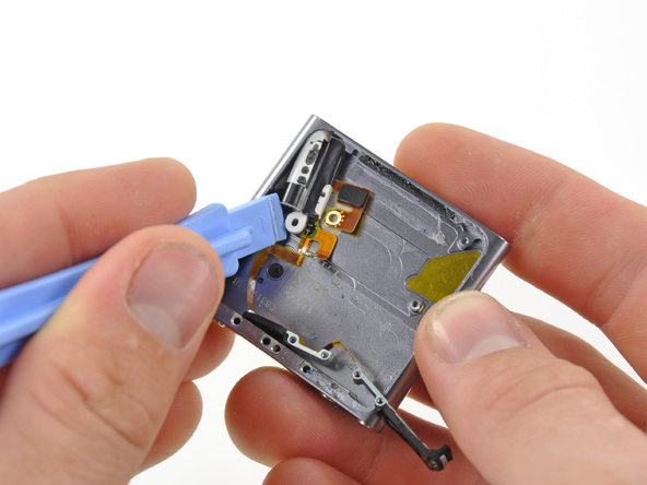 Как разобрать плеер Apple iPod Nano 6-го поколения (23)