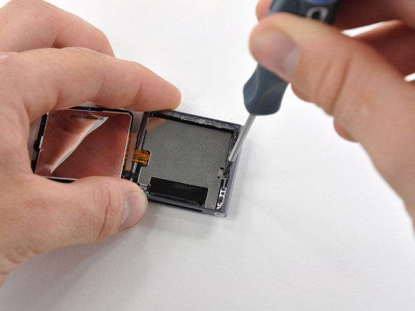 Как разобрать плеер Apple iPod Nano 6-го поколения (11)