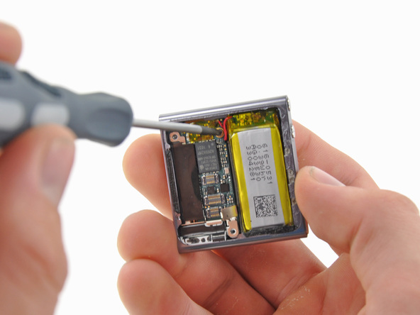 Как разобрать плеер Apple iPod Nano 6-го поколения (18)