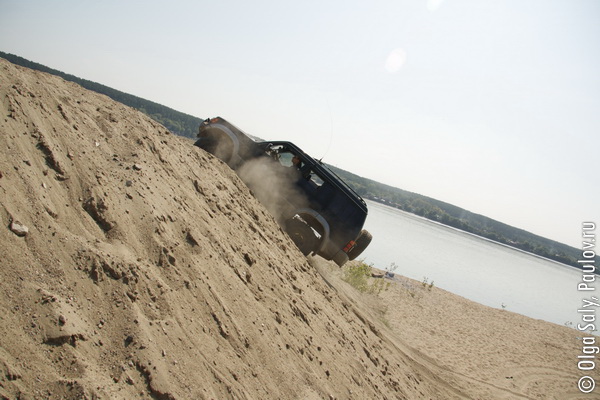 Песчаная гонка Montero Land Cruiser