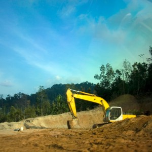 Строительство дороги в тайской деревне