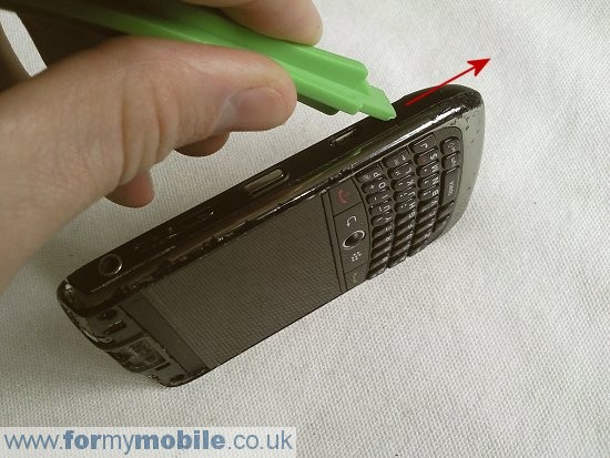 Как разобрать телефон BlackBerry Curve 8900 (7)