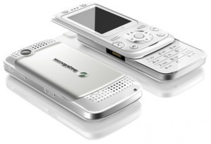 Как разобрать телефон  Sony Ericsson F305