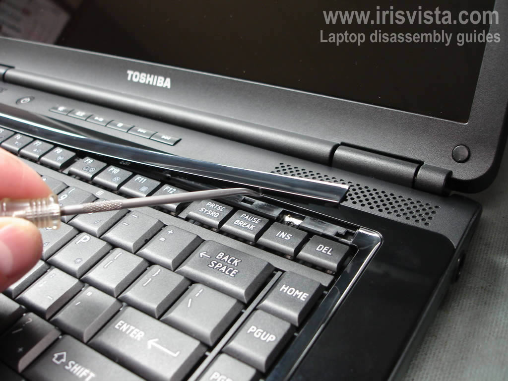 Не работает клавиатура на ноутбуке. Снятие клавиатуры с ноутбука. Кнопка микрофона на ноутбуке. Не срабатывают клавиши на ноутбуке. Не реагирует клавиатура на ноутбуке.