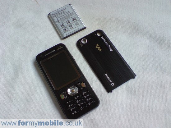 Как разобрать телефон Sony Ericsson W890i (10)