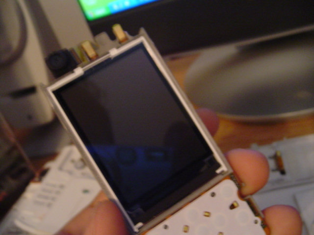 Как разобрать телефон Sony Ericsson W900i (10)