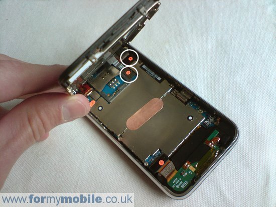 Как разобрать телефон Apple iPhone 3GS (6)