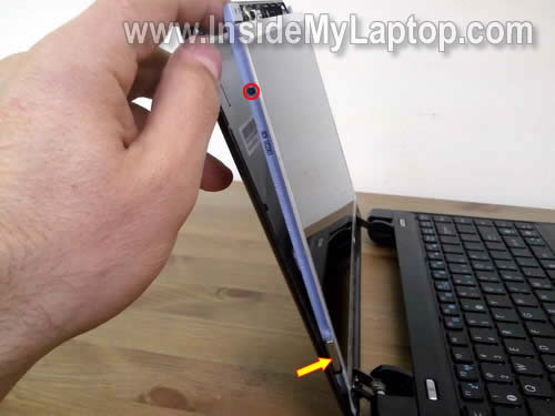 replace-damaged-laptop-screen-11