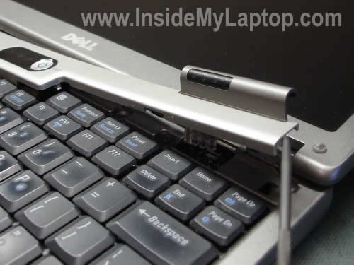 Как заменить материнскую плату на ноутбуке Dell Latitude D500 (2)