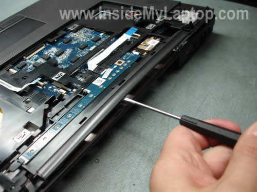 Как разобрать ноутбук Dell Vostro 1510 (22)