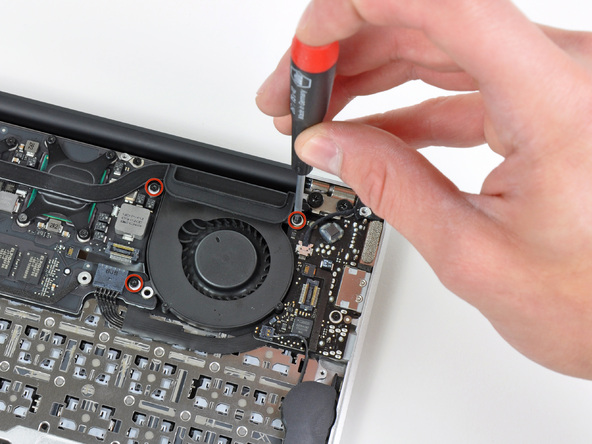 Как разобрать ноутбук Apple MacBook Air 11" (24)