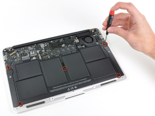 Как разобрать ноутбук Apple MacBook Air 11" (13)