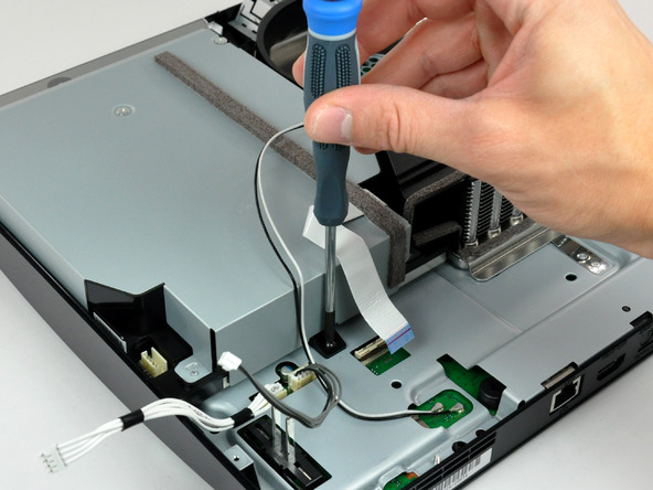 Как разобрать игровую консоль Sony PlayStation 3 Slim (37)