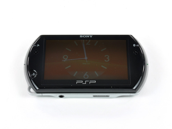 Как разобрать игровую консоль Sony PSP Go (3)