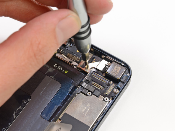 Как разобрать телефон Apple iPhone 5 (17)