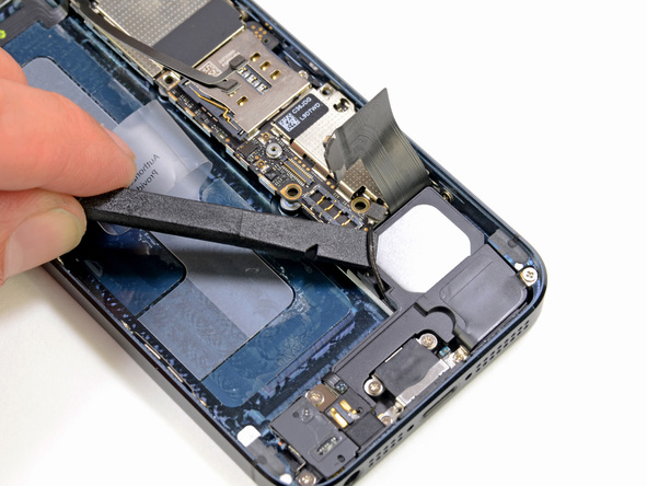 Как разобрать телефон Apple iPhone 5 (18)