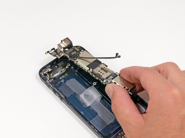 Как разобрать телефон Apple iPhone 5 (20)