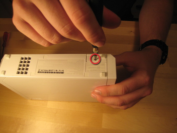 Как разобрать игровую консоль Nintendo Wii (5)