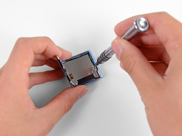 Как разобрать плеер Apple iPod Nano 6-го поколения 2011 года (9)