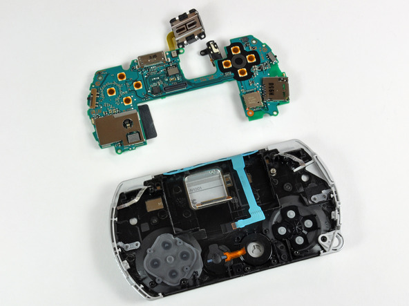 Как разобрать игровую консоль Sony PSP Go (21)
