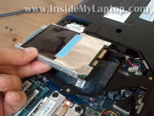 Как разобрать ноутбук Lenovo G570 для замены памяти и жёсткого диска (6)