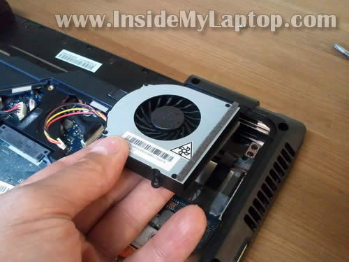 Как разобрать ноутбук Lenovo G570 для замены памяти и жёсткого диска (12)
