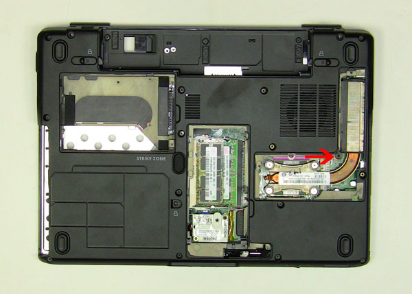 Как разобрать ноутбук Dell Inspiron 1420 / Vostro 1400: замена упора для рук с тачпадом (11)
