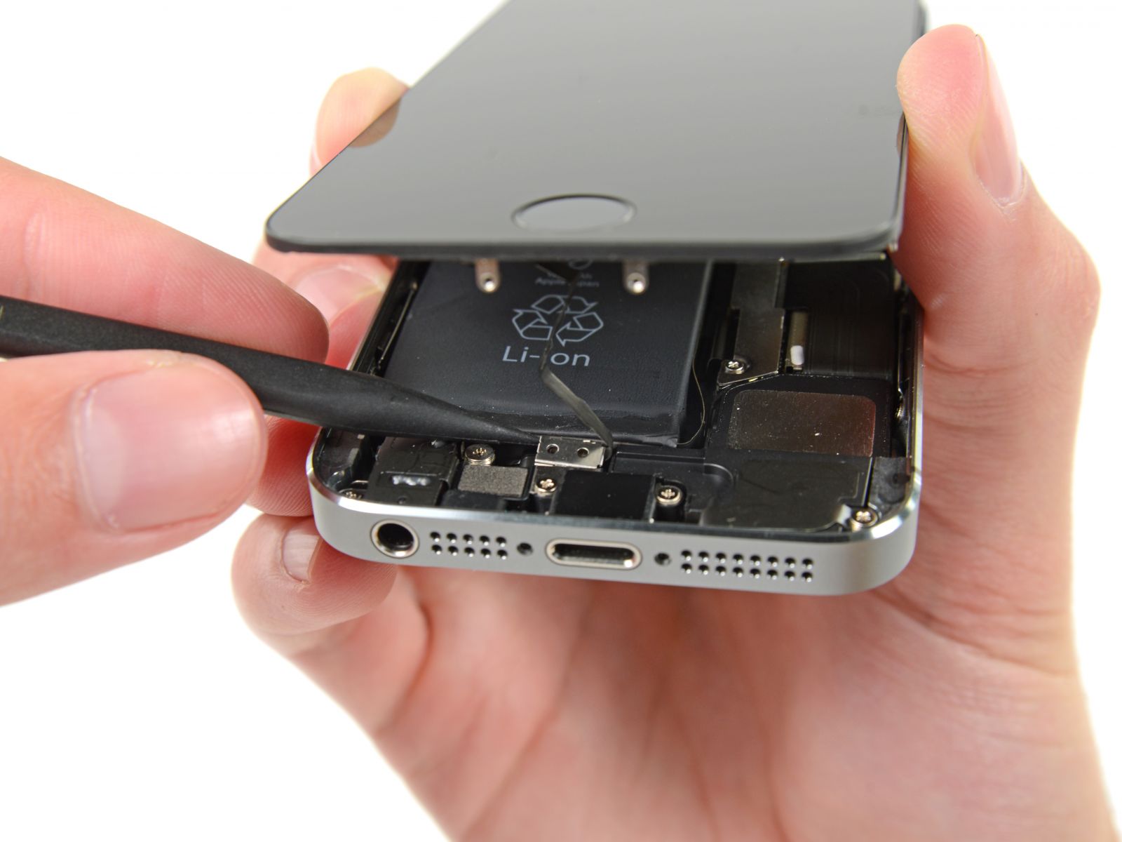 Замета аккумулятора на iPhone 5S (10)