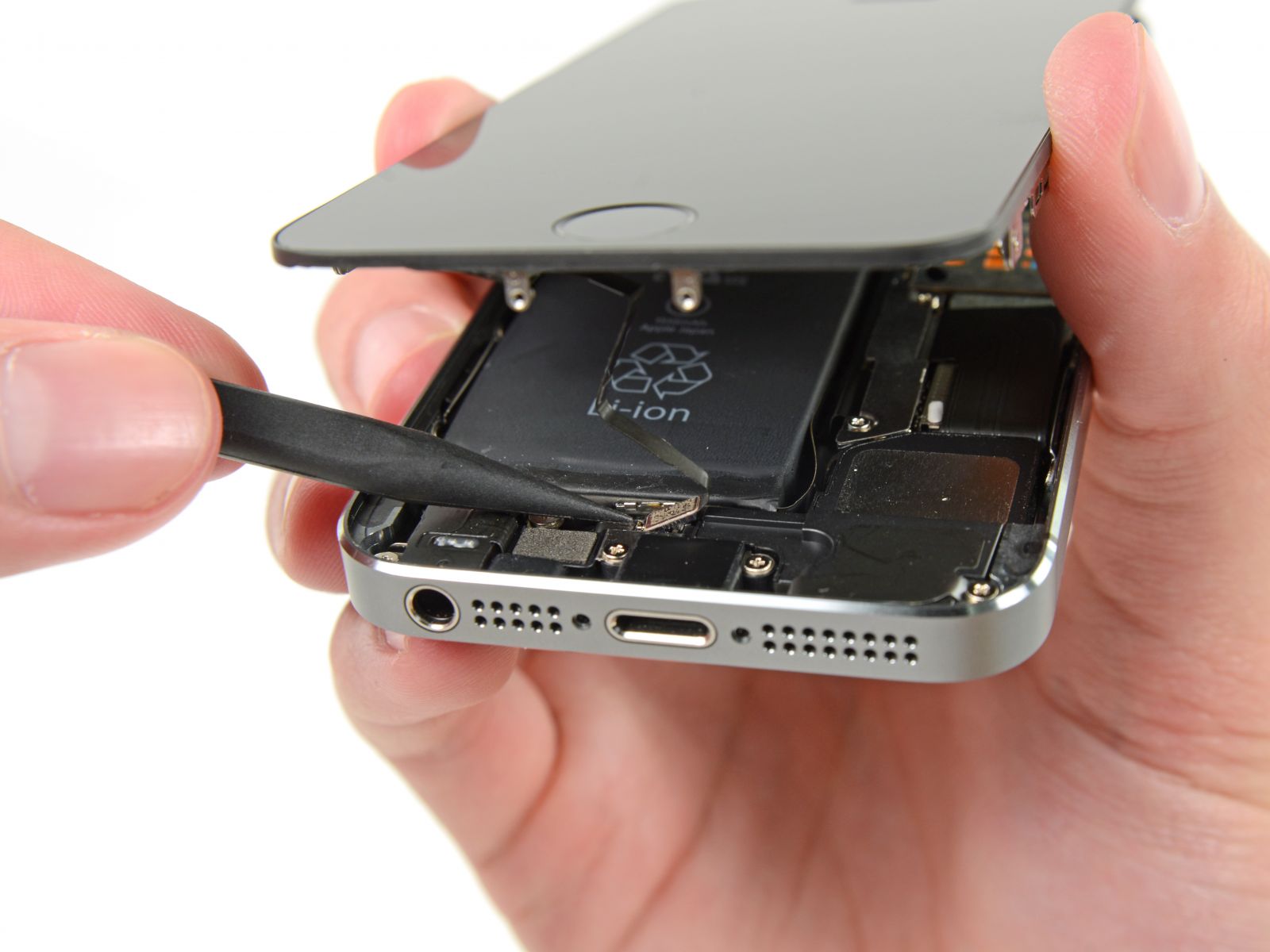 Замета аккумулятора на iPhone 5S (14)