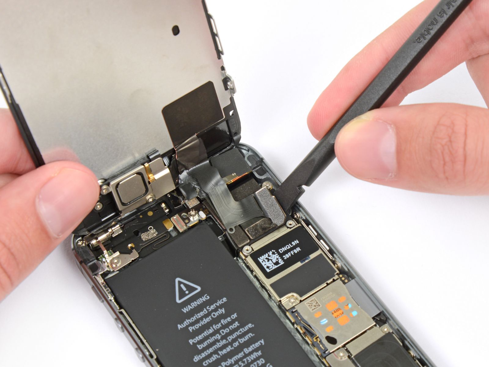 Замена сенсорного стекла и дисплея на iPhone 5S (20)