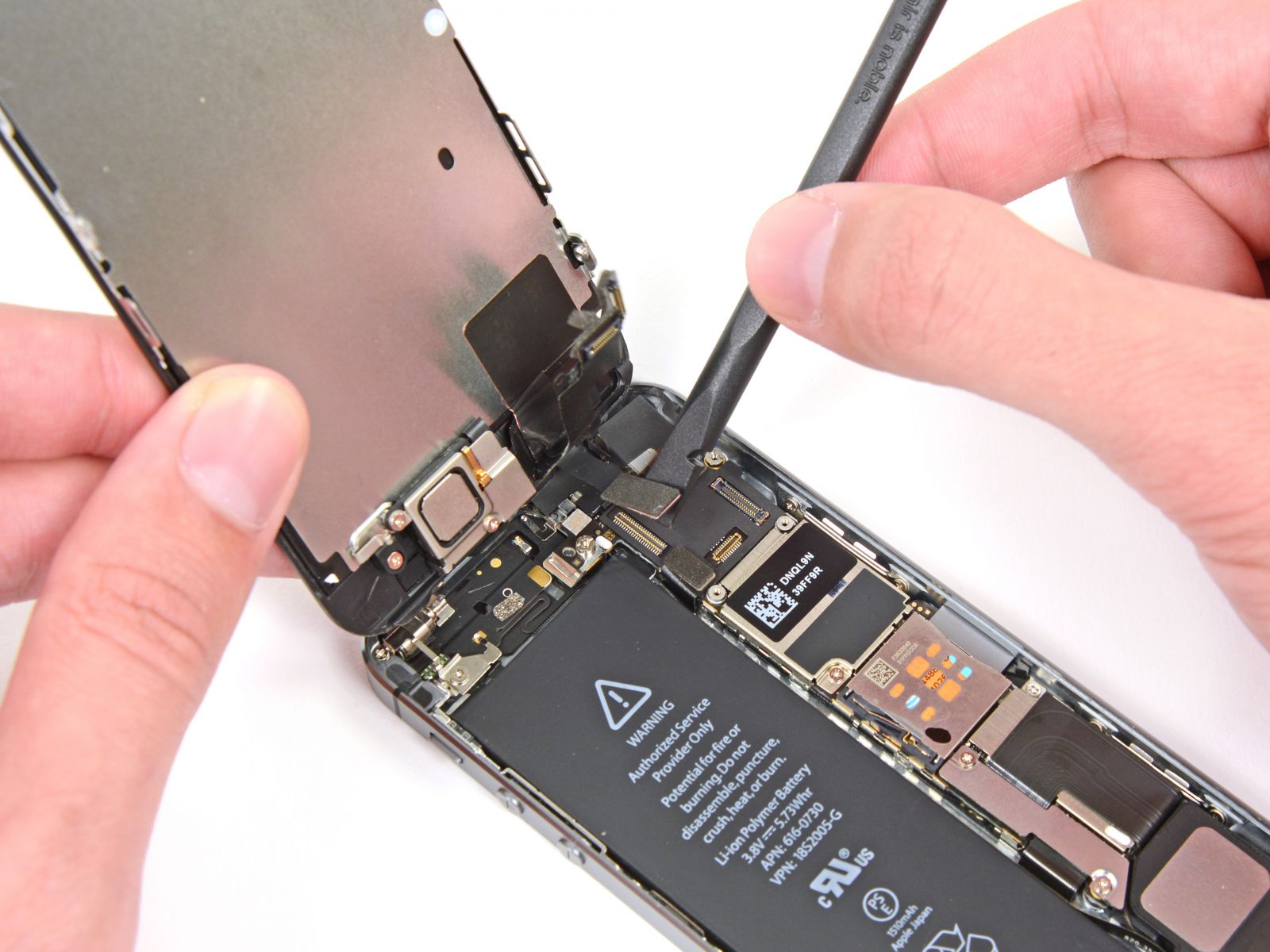 Замена сенсорного стекла и дисплея на iPhone 5S (24)