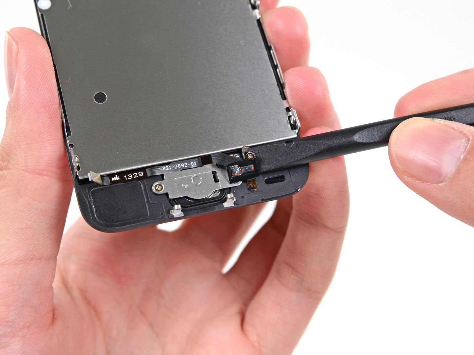 Замена сенсорного стекла и дисплея на iPhone 5S (28)