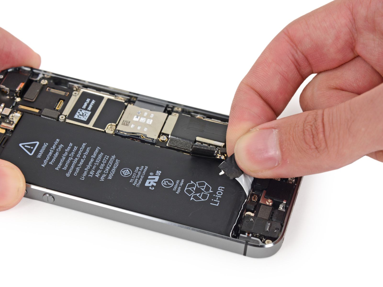 Замета аккумулятора на iPhone 5S (37)